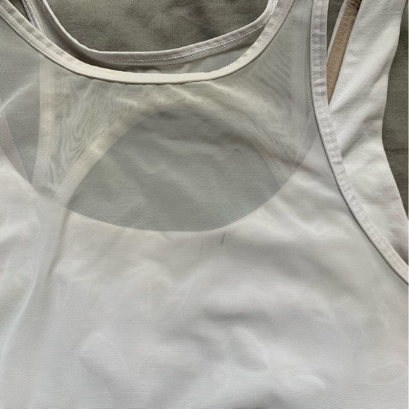 White double layer lululemon sports bra. Top layer mesh. Size 8. - Picture 3 of 3